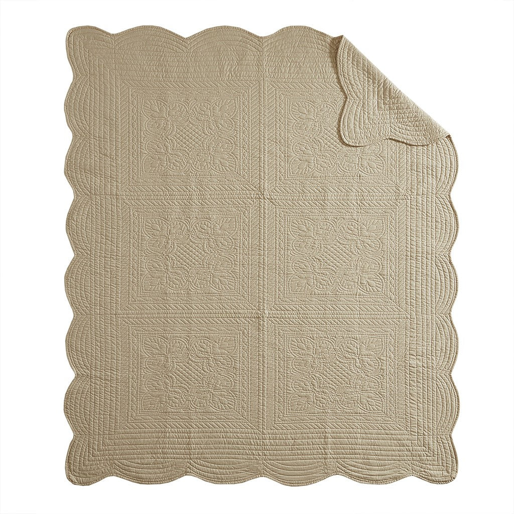 Tuscany Oversized Quilted Throw with Scalloped Edges