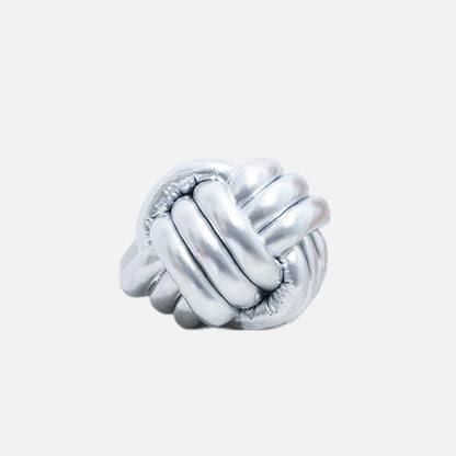 Twist Pillow Knot Round