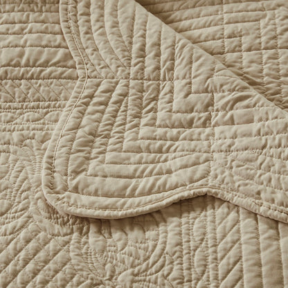Tuscany Oversized Quilted Throw with Scalloped Edges