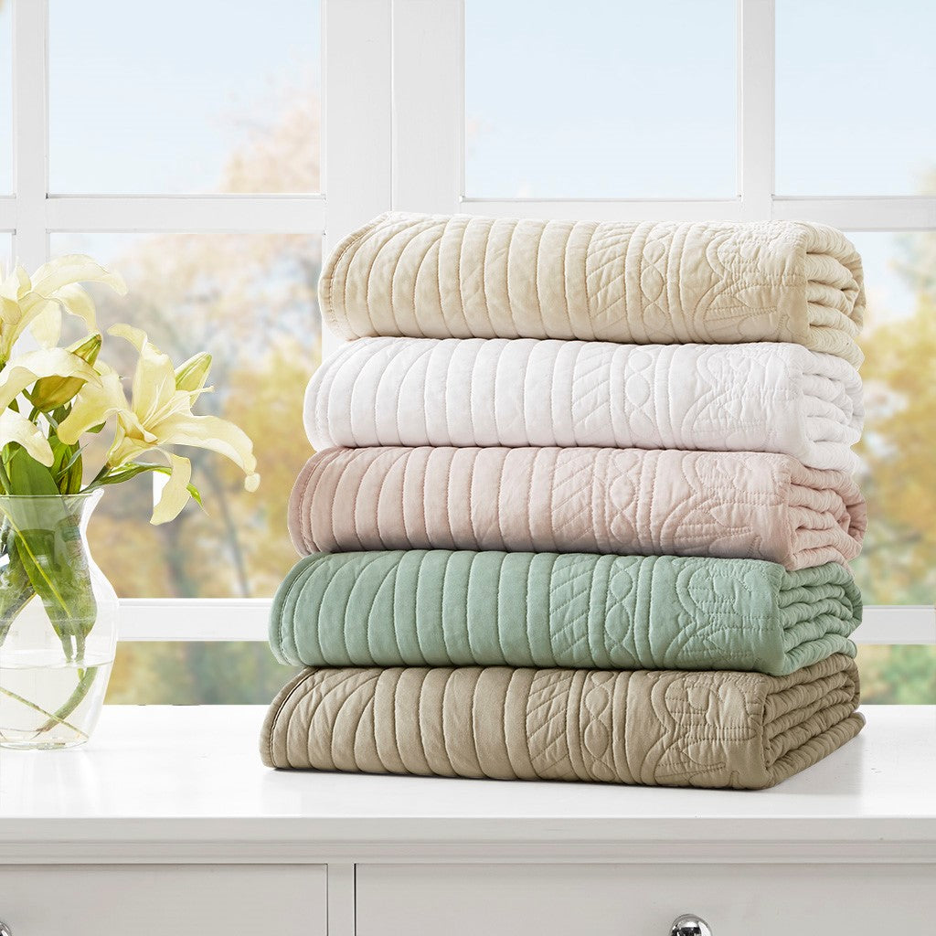Tuscany Oversized Quilted Throw with Scalloped Edges